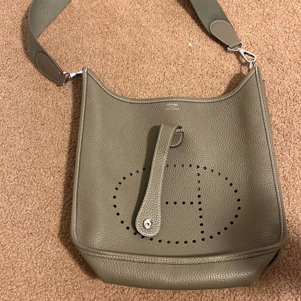 Barely used. No dust bad.